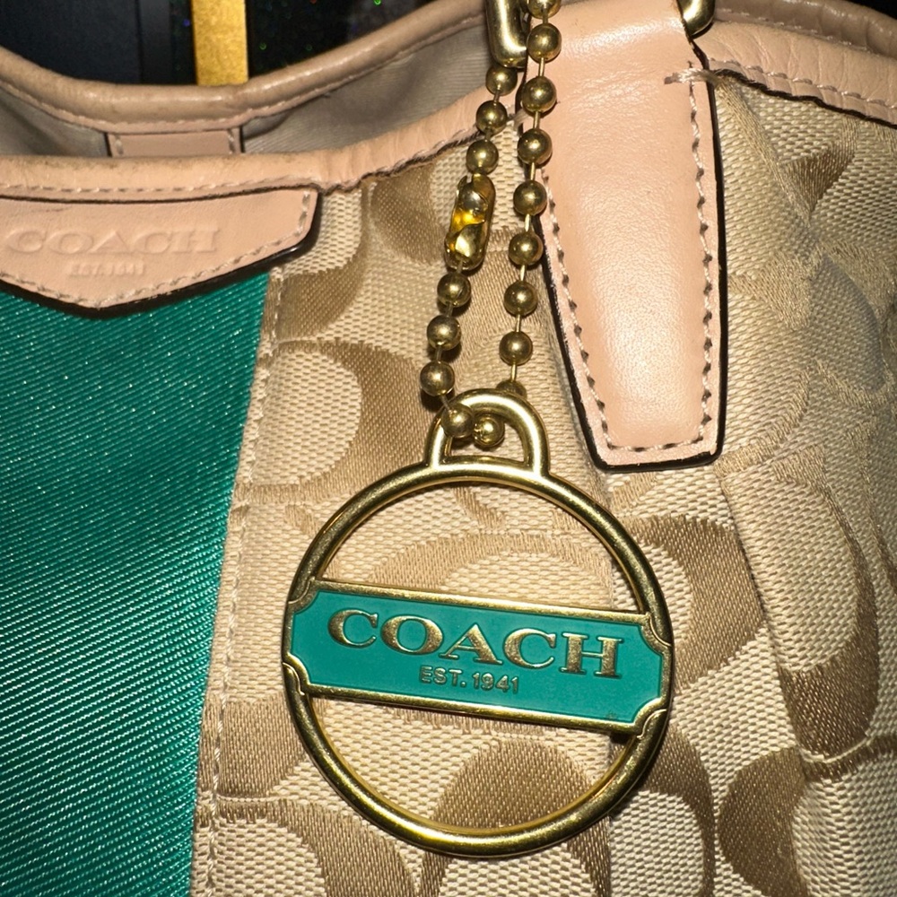 👜 Coach Signature Stripe Drawstring Carryall Bag – Khaki & Emerald (2011) - Picture 7 of 13
